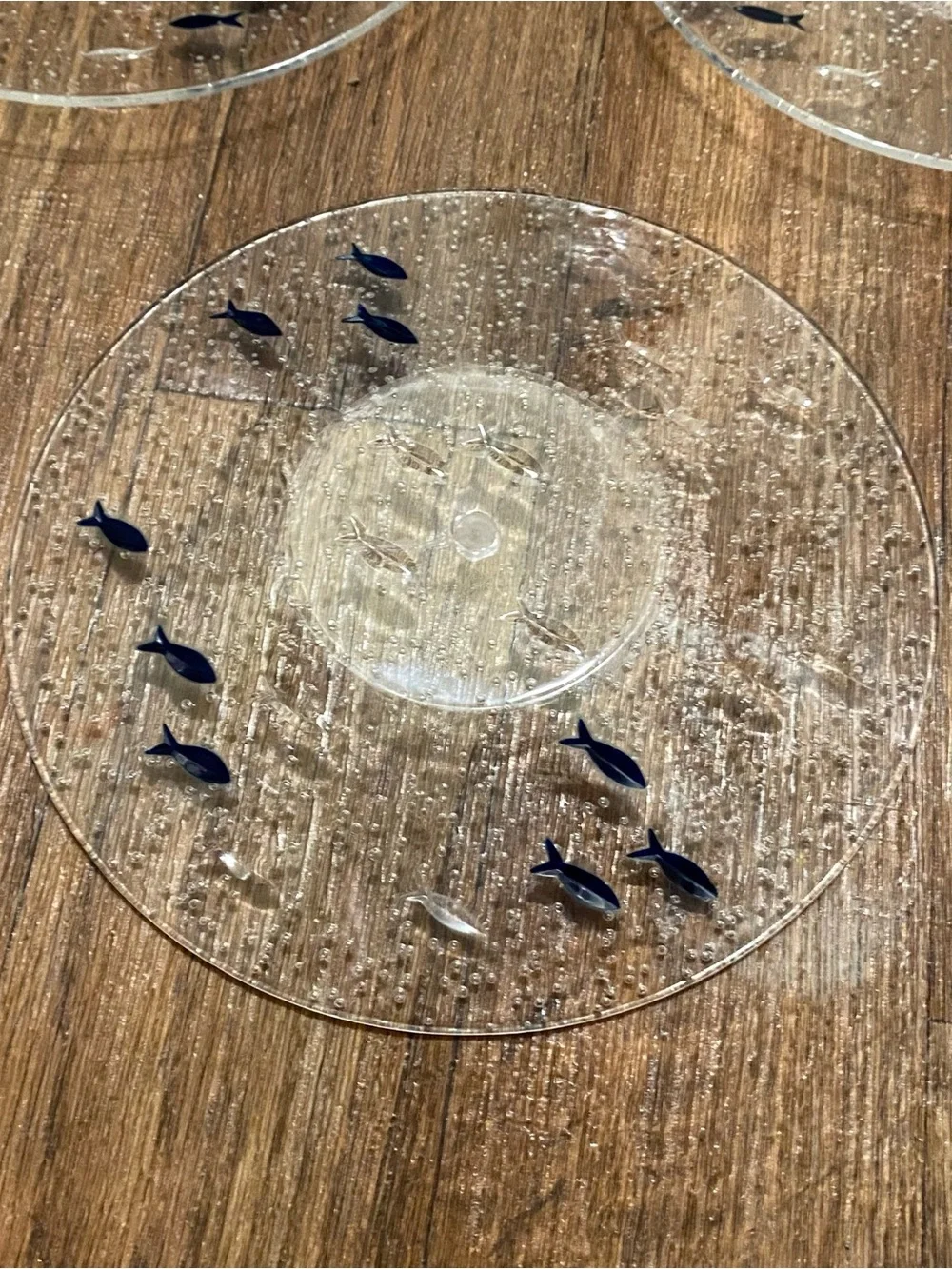Set Lot Of 3 Acrylic Clear 9” Round Plates Blue Fish & Bubbles Beach Beachouse